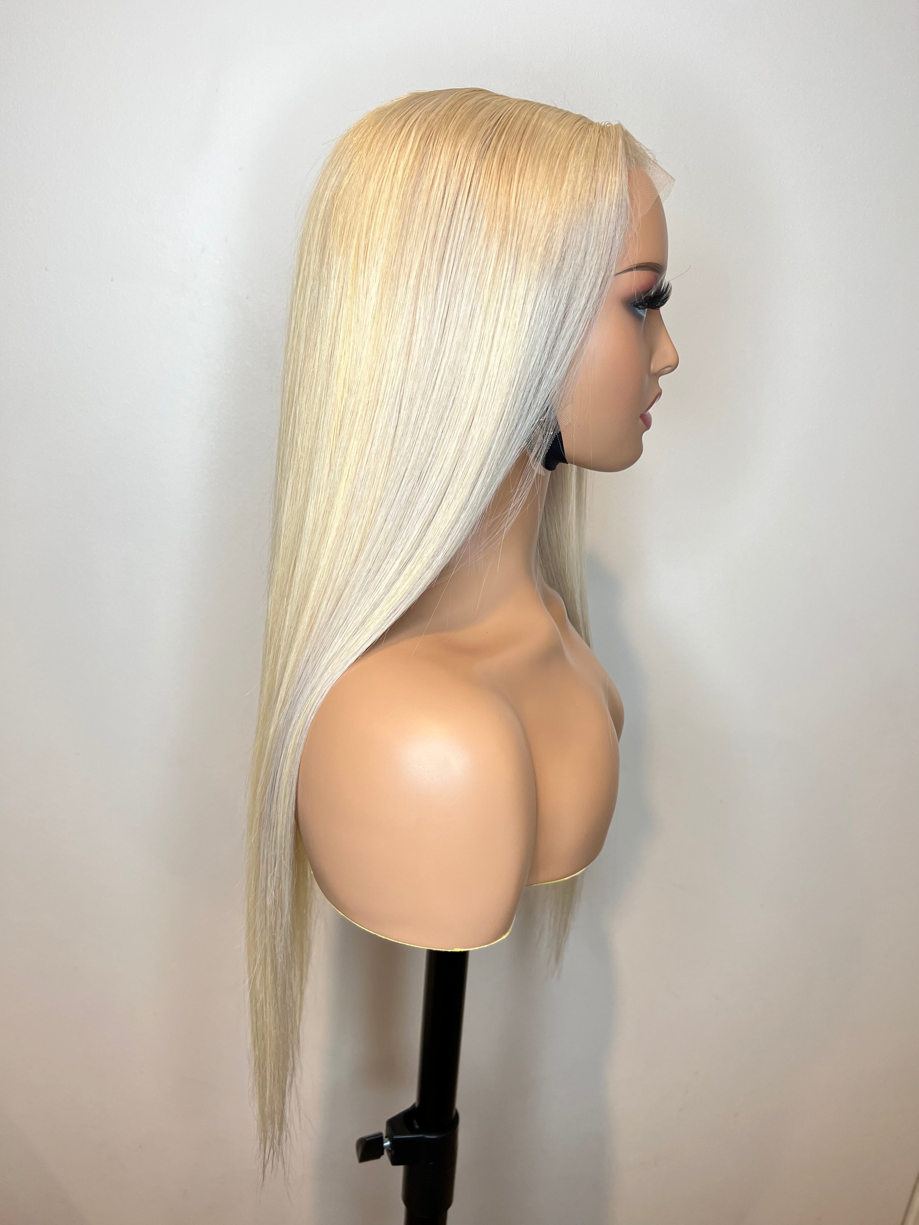 Icy Lace Front 22"